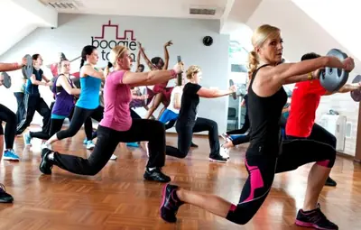 Trening z piłkami lekarskimi